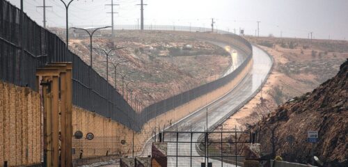 Route 4370 ved Jerusalem, kjent som «apartheid-veien»,